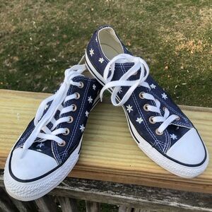 Converse excellent condition - don’t appear to be worn
